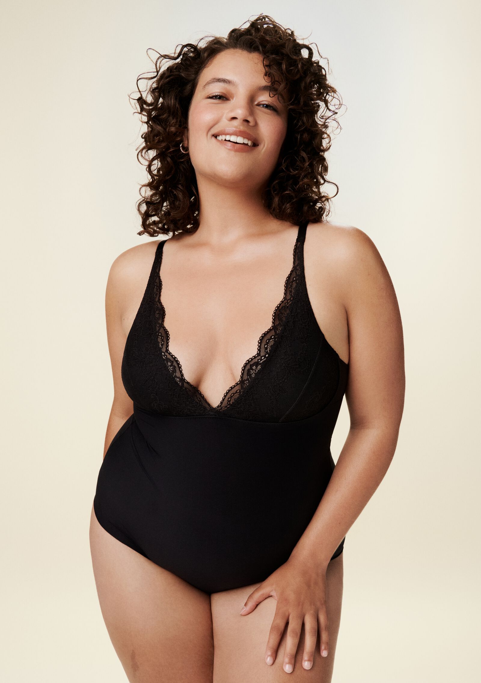 medium corrigerende damesbody met kant zwart zwart - 21550055BLACK - HEMA